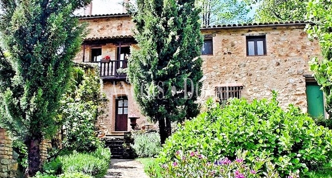 Rural Houses and Hotels for Sale and Rent in Spain