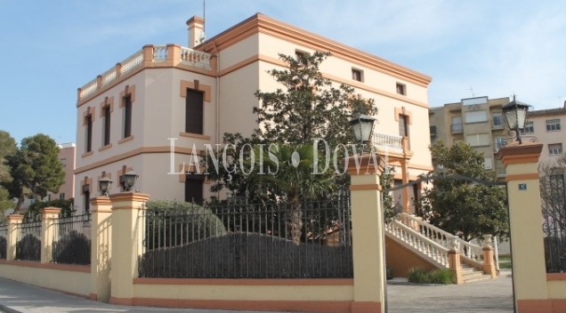 Monzón. Huesca. Aragón. Casa señorial en venta.