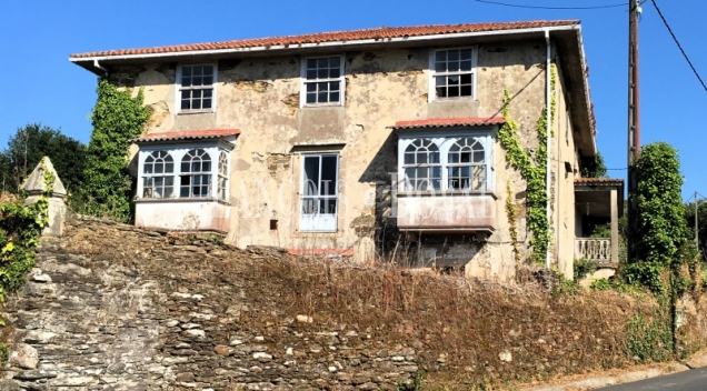 Costa de A Coruña. Pazo señorial en venta. Pontedeume. Ideal proyecto turístico.