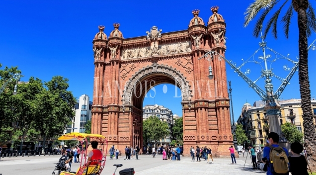 Barcelona. Edificio en rentabilidad en venta. La Dreta de l'Eixample