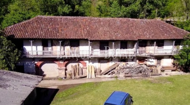 Cantabria. Casona y central hidroeléctrica en venta. Valle de Buelna.