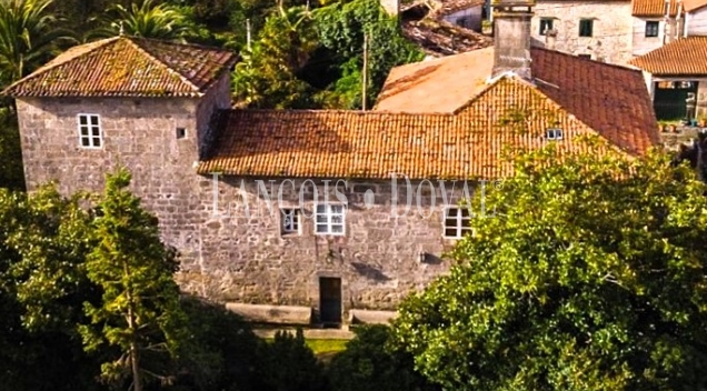 A Coruña. Un pazo histórico en venta en Aldea Leboráns. Ames