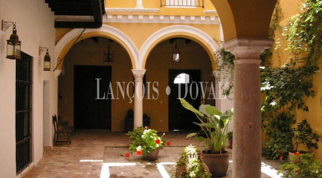 Sanlúcar de Barrameda Casa Andaluza siglo XVIII en venta.