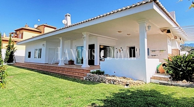 Torrox. Málaga. Fantastica Villa en venta. Excelentes vistas. Ideal inversión.