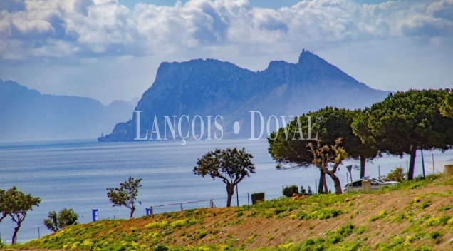 Parcelas en venta en Manilva con vistas al mar. Bahía Las Rocas