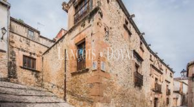 Sepúlveda. Casa palacio señorial en venta ideal eventos o proyecto turístico.