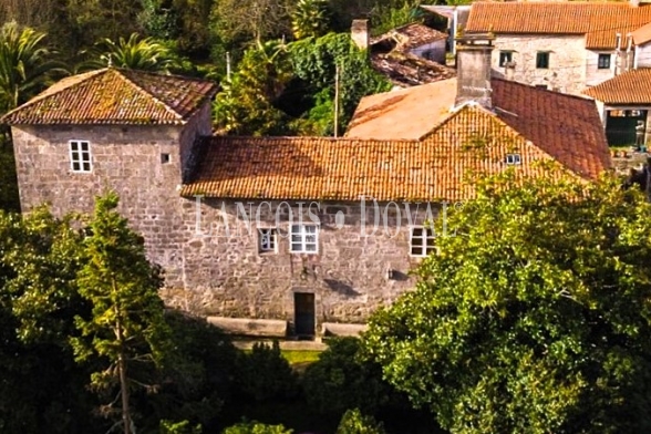 A Coruña. Un pazo histórico en venta en Aldea Leboráns. Ames