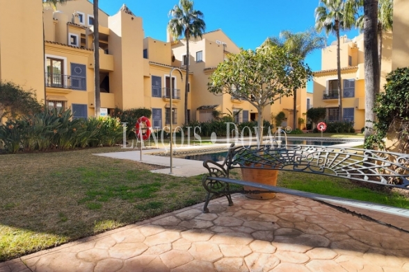 Marbella. Nagüeles. Magnifico apartamento en venta. Piscina y parking.