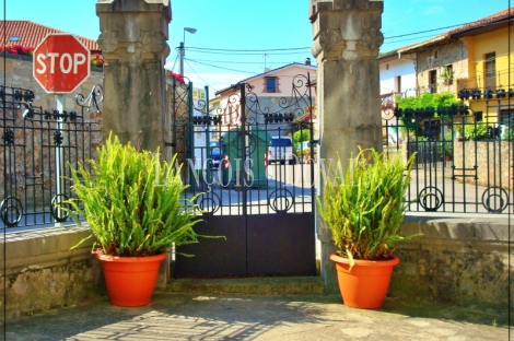 Cantabria. Posada Rural en venta. Antigua Casona del Siglo XV en Colindres.