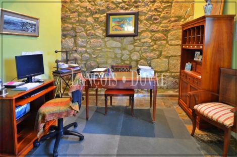 Cantabria. Posada Rural en venta. Antigua Casona del Siglo XV en Colindres.