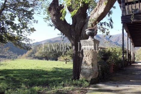 Asturias. Una casa señorial catalogada en venta en el Concejo de Parres.