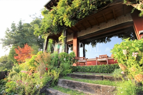 Cangas de Onís. Singular casa en venta con vistas a los Picos de Europa.