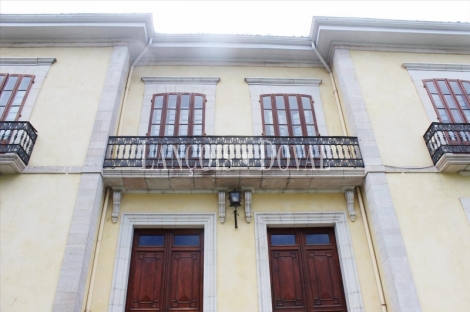 Llanes. Asturias. Casona histórica en venta. Centro urbano.