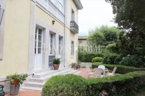 Llanes. Asturias. Casona histórica en venta. Centro urbano.