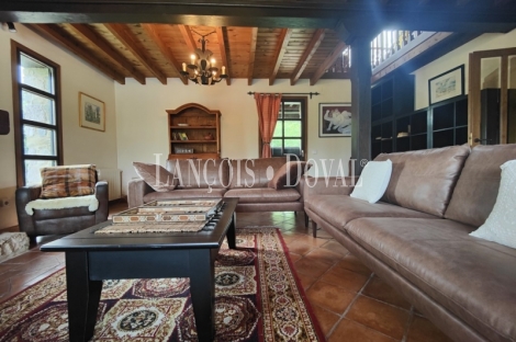 Cangas de Onis. Asturias. Casona Asturiana de piedra en venta.