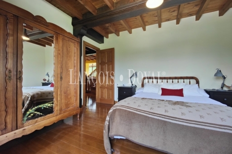 Cangas de Onis. Asturias. Casona Asturiana de piedra en venta.