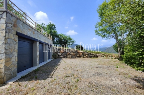 Cangas de Onis. Asturias. Casona Asturiana de piedra en venta.