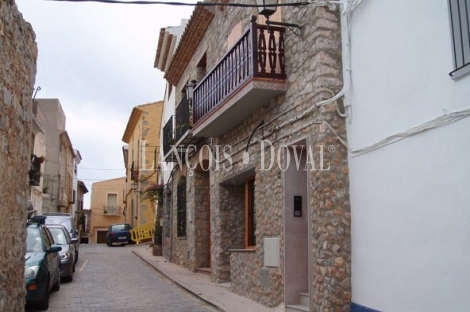 Oropesa de Mar. Castellón. Edificio apartamentos turísticos en venta.