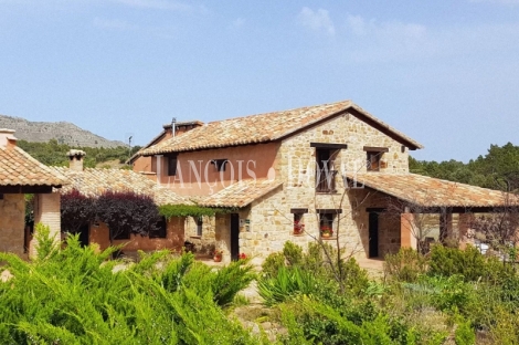 Casa rural en venta. Fuentes de Rubielos. Teruel.