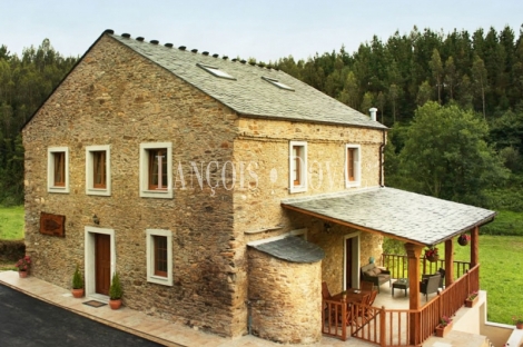 Castropol. Casa rural típica asturiana en venta. Asturias.