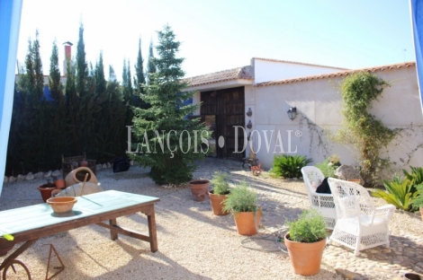 Toledo. Hotel con encanto en venta. Corral de Almaguer. Casas solariegas.