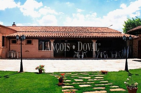 Museo y antigua casa de labranza en alquiler para rodajes y publicidad. Salamanca.