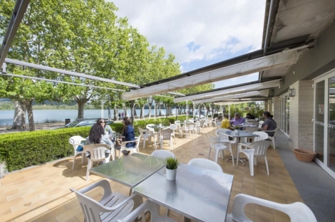 Banyoles. Hotel en venta a orillas del lago.