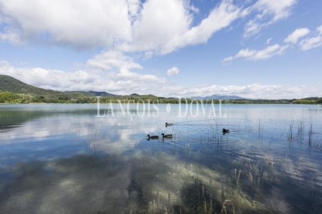 Banyoles. Hotel en venta a orillas del lago.