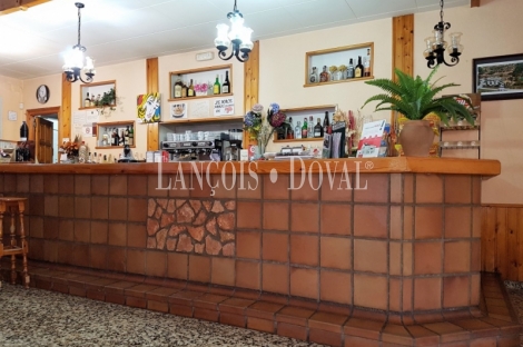 Huesca. Hostal y restaurante con vivienda en venta. Benabarre. Pilzán.