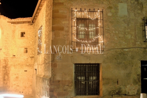 Sigüenza. Casa palacio en venta. Guadalajara y sus edificios históricos.