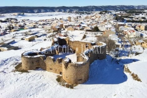 Castillo fortaleza militar en venta. Cuenca.