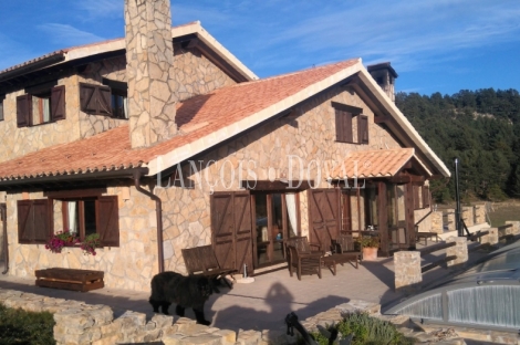 Teruel. Casa rural en venta. Nogueruelas. Sierra de Gúdar.