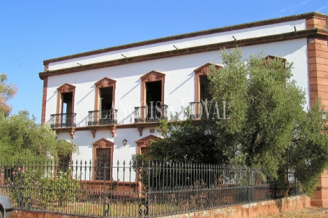 Córdoba. Fincas, cortijos y propiedades singulares.