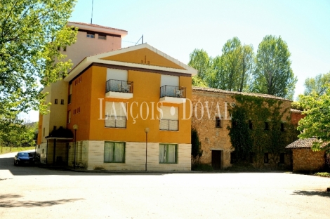 Cuenca. Hotel restaurante en venta. Lago privado con reservado pesca.