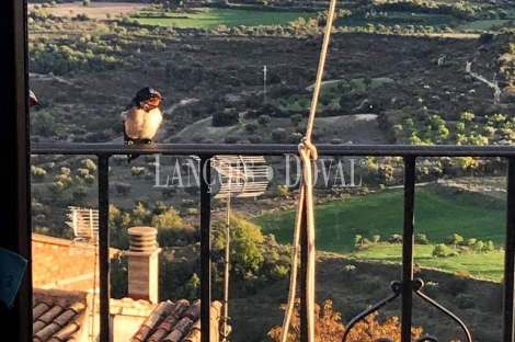 Huesca. Calasanz. Casa de pueblo reformada en venta. Comarca de La Litera