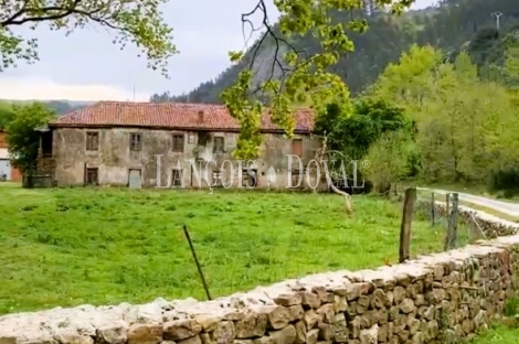 Cantabria. Casona y central hidroeléctrica en venta. Valle de Buelna.