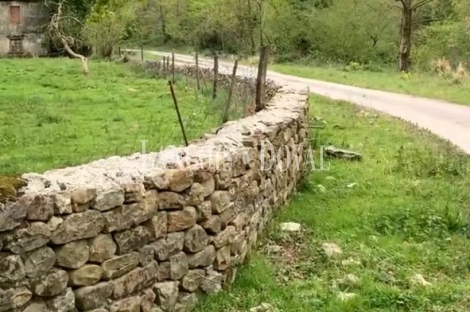 Cantabria. Casona y central hidroeléctrica en venta. Valle de Buelna.