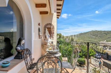 Una exclusiva casa en venta en Olivella. Un lujo cerca de Sitges y Barcelona.