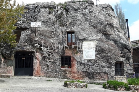 Alcolea del Pinar. La histórica casa de piedra sale a la venta.