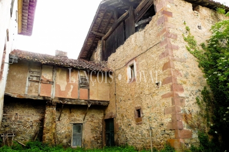 Valle de Baztan. Una casa palacio en venta ideal proyecto turístico en Navarra.