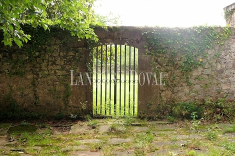 Valle de Baztan. Una casa palacio en venta ideal proyecto turístico en Navarra.