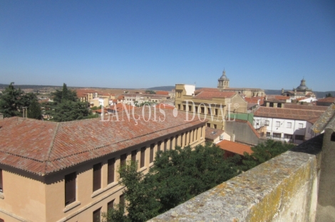 Ciudad Rodrigo. Edificio señorial en venta ideal hotel o apartamentos.