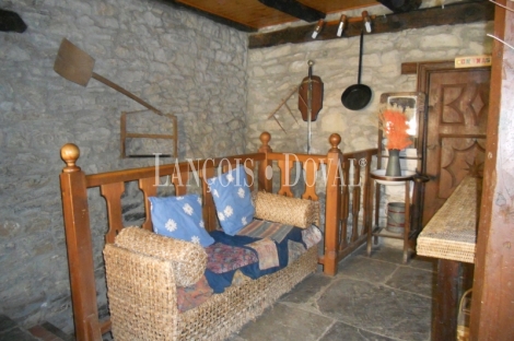 Huesca. Albergue rural en venta. Botaya.