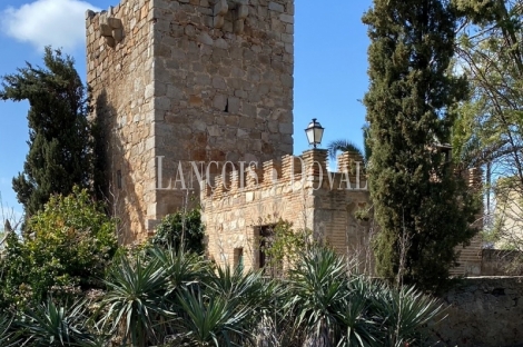 Toledo. Torreón medieval y casa en venta. Mazarambroz.