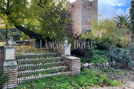 Toledo. Torreón medieval y casa en venta. Mazarambroz.