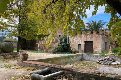 Toledo. Torreón medieval y casa en venta. Mazarambroz.