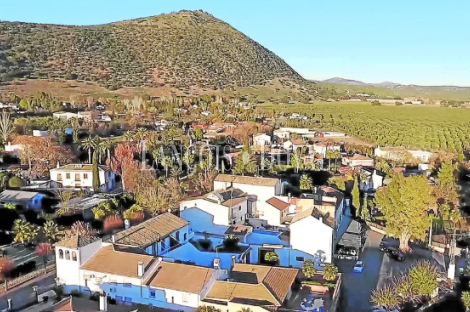 Lucena. Córdoba. Casa en venta a reformar. Campo de Aras