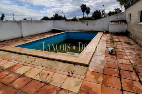 Lucena. Córdoba. Casa en venta a reformar. Campo de Aras