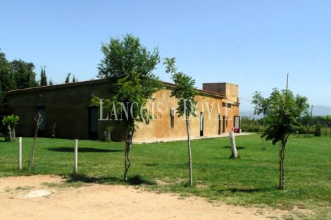 Alt Empordà. Casa colonias y granja escuela en venta. Zona Figueres.