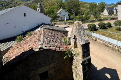 León. Comarca de Babia. Casa Palacio en venta. Villasecino.